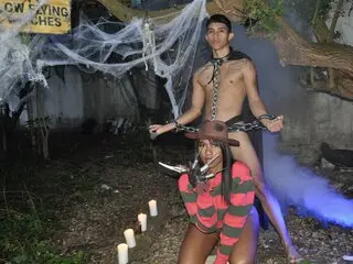 MathewandAnne video shows ass