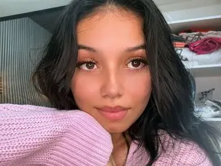 AlessandraVegaa toy webcam videos