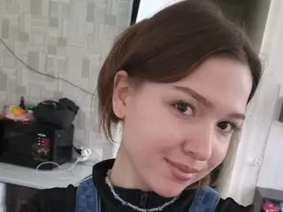 AlisBell shows fuck video