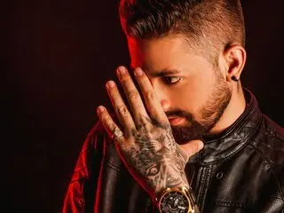 Andrewsolomun anal livejasmin free