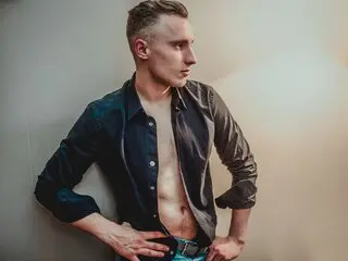 ARTEBENZ shows porn photos