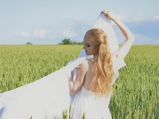 CarlaWood ass shows video