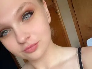 ChristiButz shows cam real