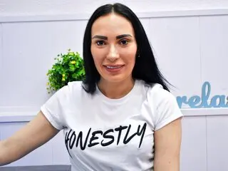 EmberAsti shows video camshow