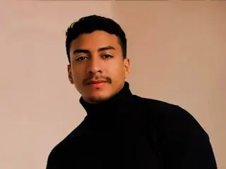 EnocMax show fuck pics