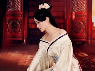 gloriaTaking private real shows