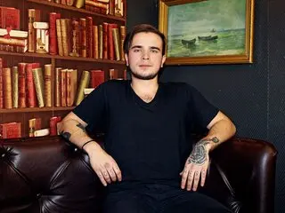 HenryWill shows private real