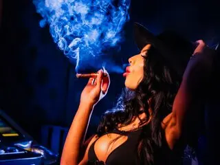 LaraTyler shows ass livejasmin