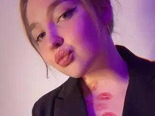 LisaReeves cam anal porn