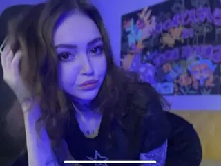 MarthaHebbert shows hd webcam
