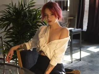 NickyCollison shows lj webcam