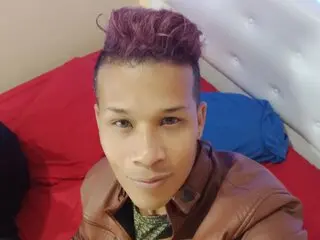 SamuWhite nude ass shows