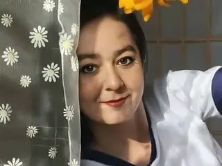 Yolandit shows anal livejasmin